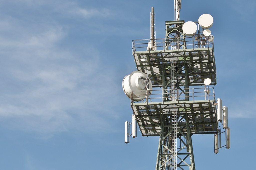 radio masts, phone, telephone poles-600837.jpg